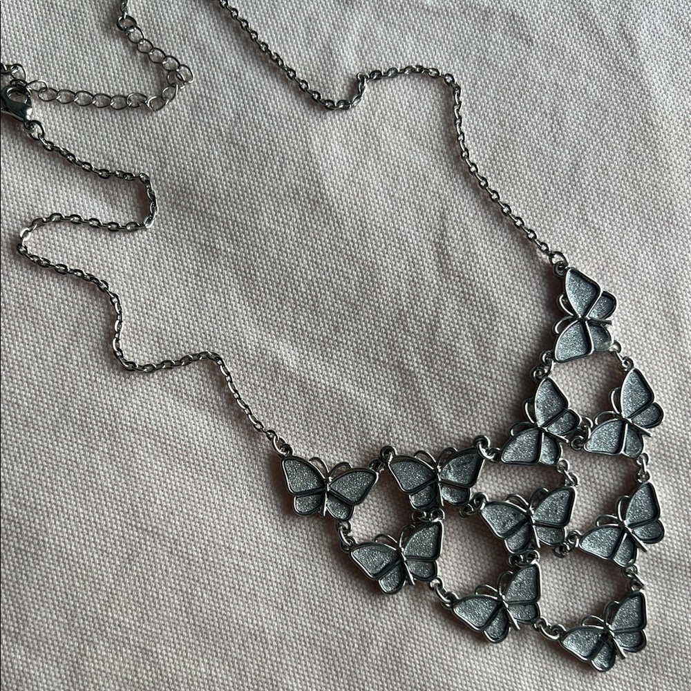 Chic Silver Butterfly Necklace